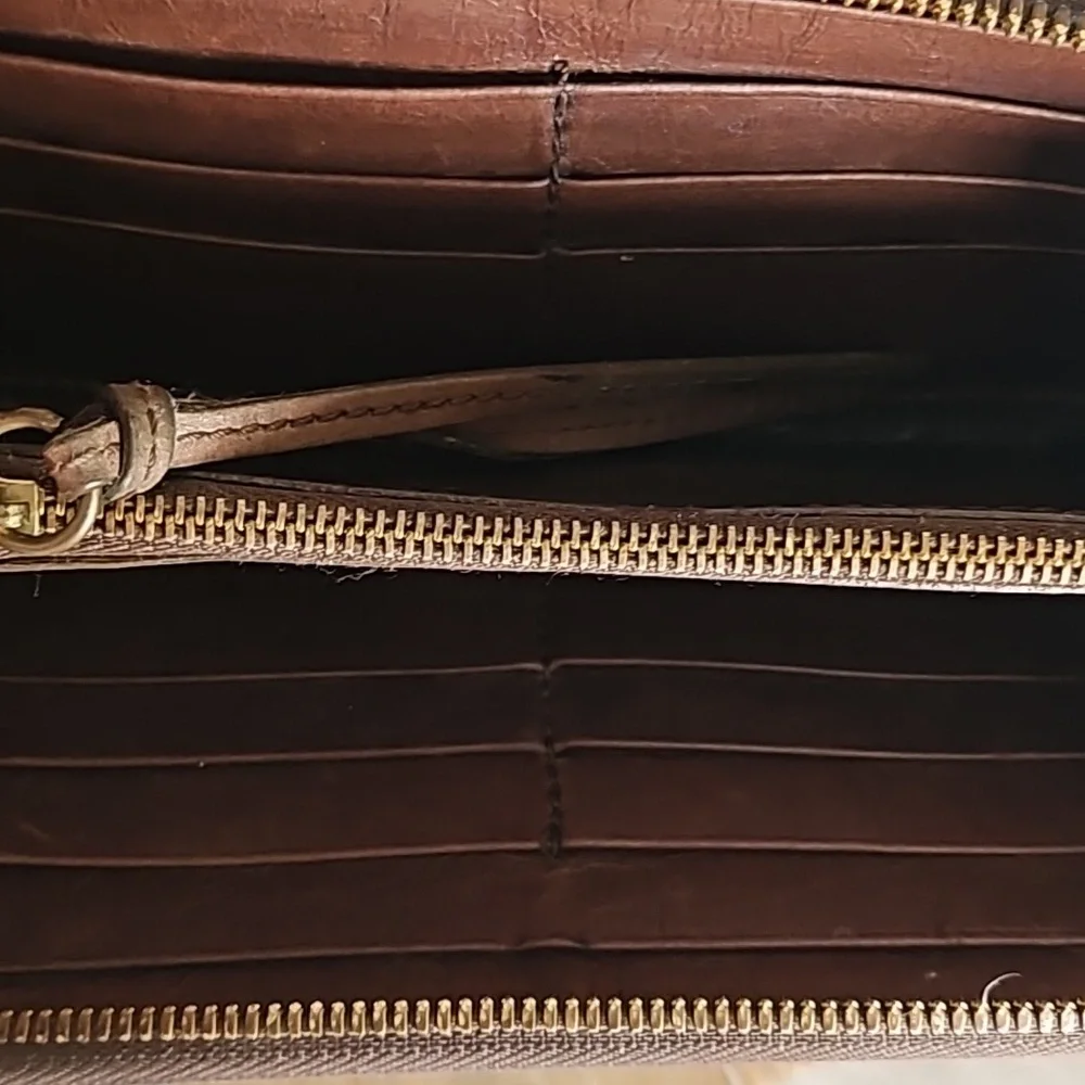 Preloved Chloe medium brown wallet - Picture 2 of 8